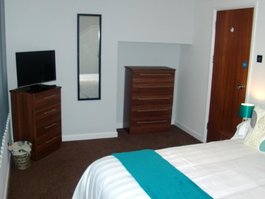 Lockinbar Holiday Apartments Tenby Exterior foto