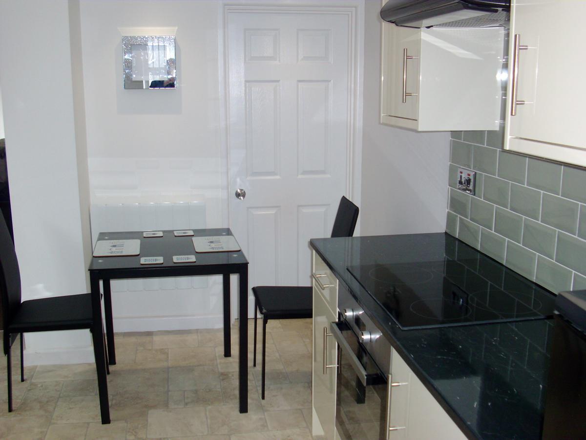 Lockinbar Holiday Apartments Tenby Exterior foto