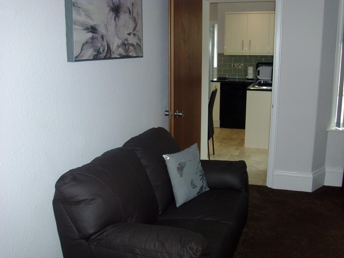 Lockinbar Holiday Apartments Tenby Exterior foto